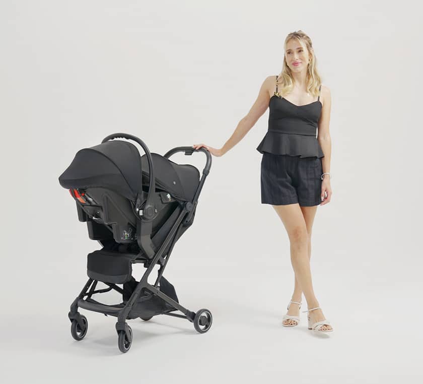 Coche EASY con Porta Bebé Negro