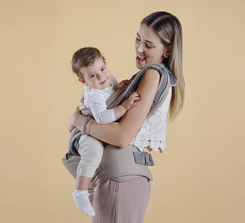 Mochila Porta Bebé 9 en 1 Almendra