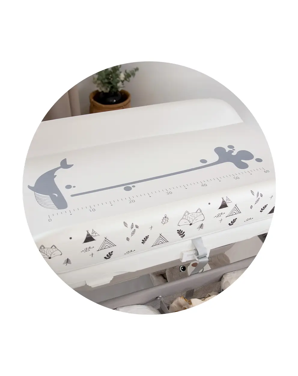 Cambiador con regla visual para seguir su crecimiento producto